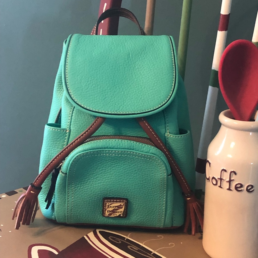 Dooney and Bourke pebble leather backpack purse!
